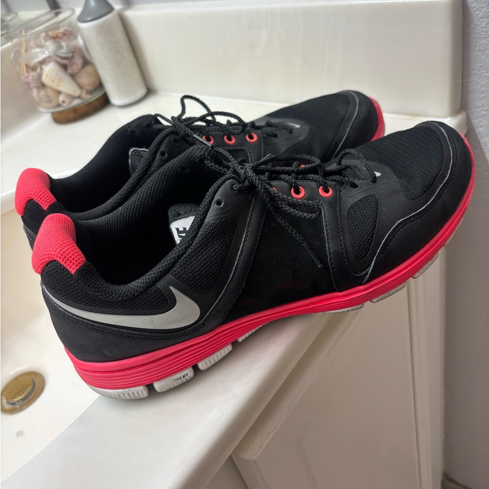 Nikes size 10